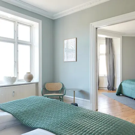 4 Bedroom Apt Close To Cph Zoo & City Centre *